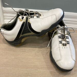 FootJoy DryJoy Foamtread Men’s 7.5 Golf Shoes. White with black and gold.